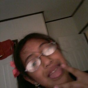 Meet your Posher, Alma